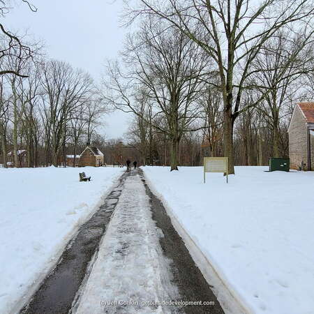 A snowy walk in Allaire Village (2021) - 05/12/2021